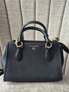 Michael Kors Black Handbag With Shoulder Strap With Gold Hardware